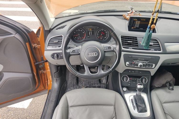 Used Audi Q3 2016 30 TFSI Fashion Model Steering Wheel