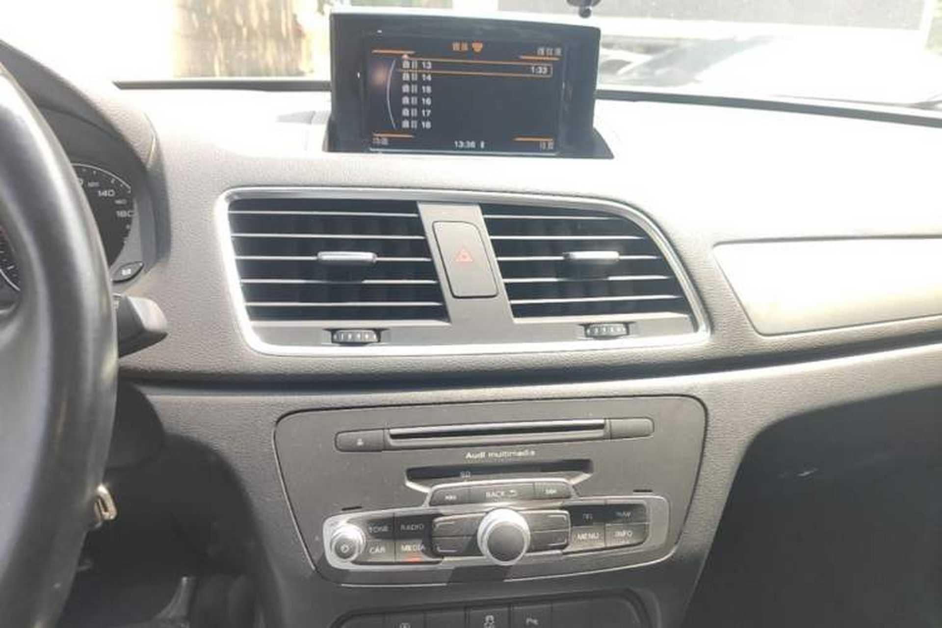 Used Audi Q3 2016 30 TFSI Fashion Model Audio And AC Panel