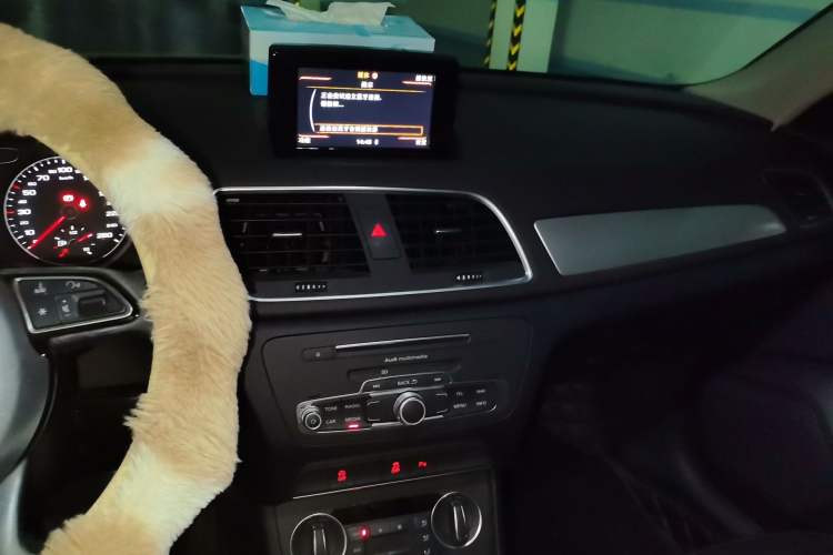 Used Audi Q3 2016 30 TFSI Fashion Model Audio And AC Panel