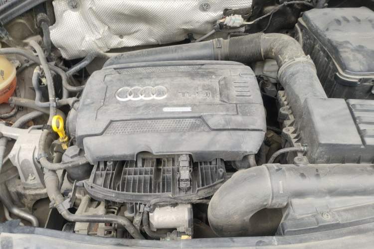 Used Audi Q3 2016 35 TFSI quattro all-wheel-drive style model Engine Bay