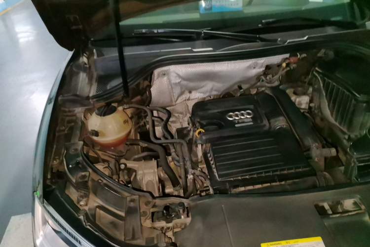 Used Audi Q3 2016 30 TFSI Fashion Model Engine Bay Right