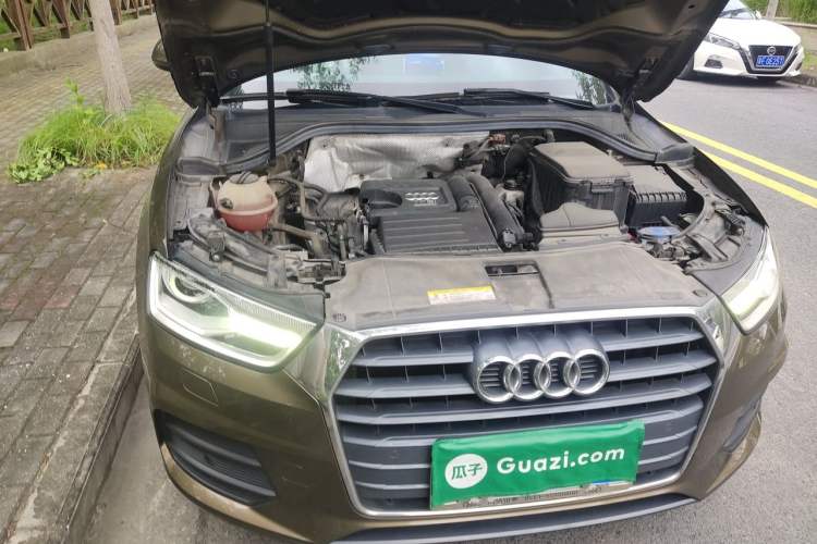 Used Audi Q3 2016 30 TFSI Fashion Model Engine Bay Right