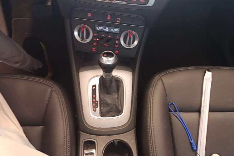 Used Audi Q3 2016 30 TFSI Collector's Edition Intelligent Model Gear Lever
