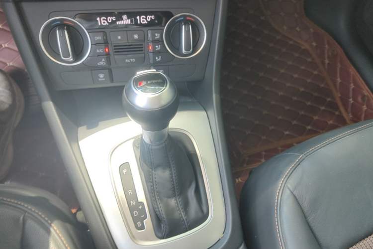 Used Audi Q3 2016 35 TFSI Fashion Model Gear Lever