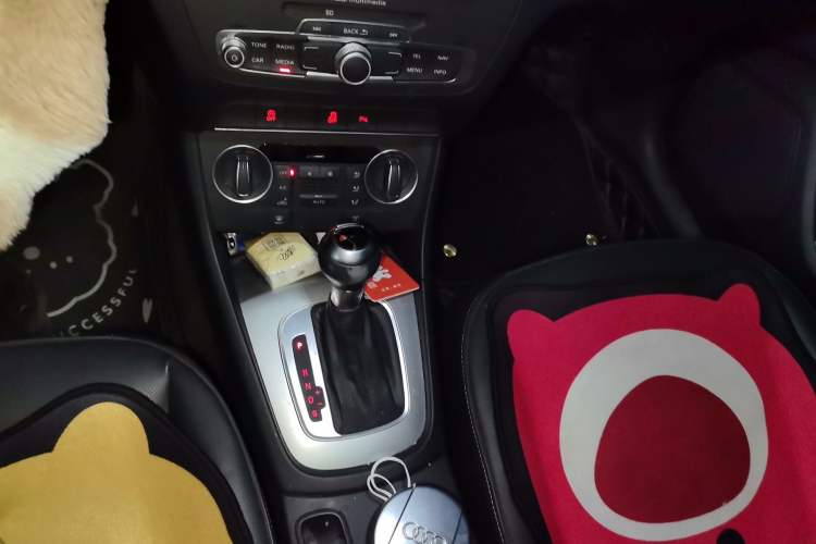 Used Audi Q3 2016 30 TFSI Fashion Model Gear Lever