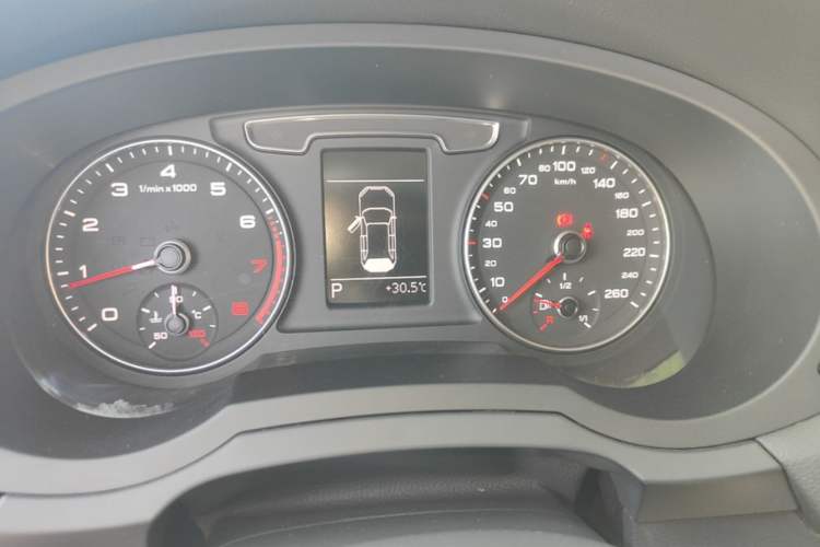 Used Audi Q3 2016 35 TFSI Fashion Model Instrument Cluster