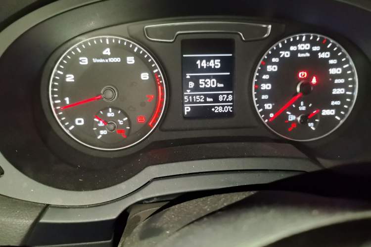 Used Audi Q3 2016 30 TFSI Fashion Model Odometer Close Up