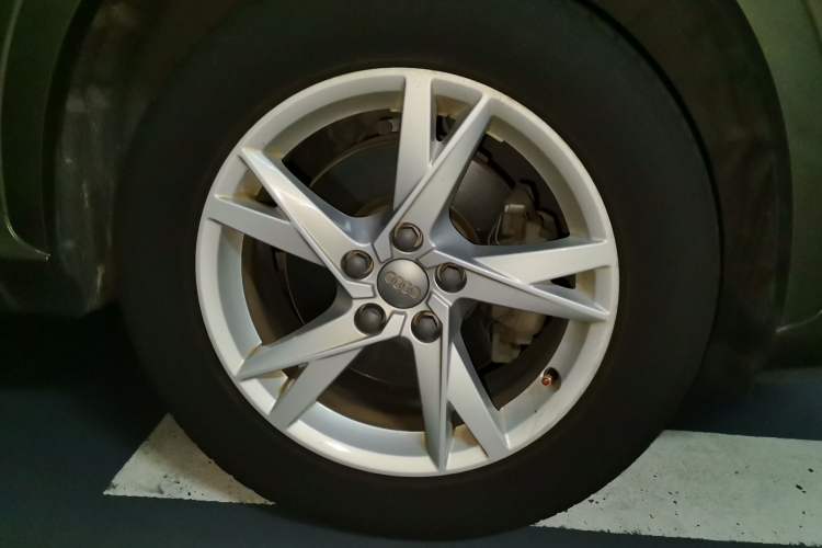 Used Audi Q3 2016 30 TFSI Fashion Model Right Front Wheel Hub