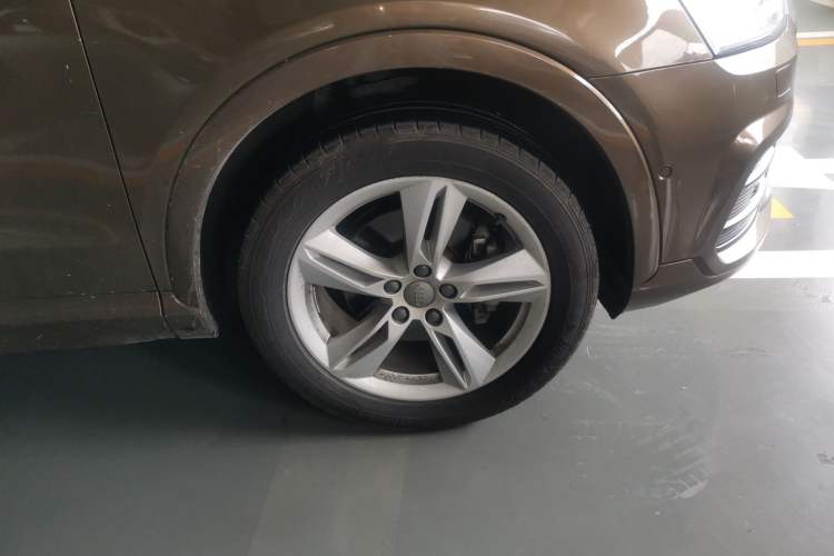 Used Audi Q3 2016 35 TFSI Style Edition Right Front Wheel Hub