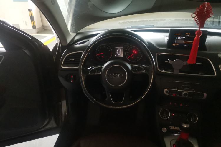 Used Audi Q3 2016 35 TFSI Style Edition Steering Wheel