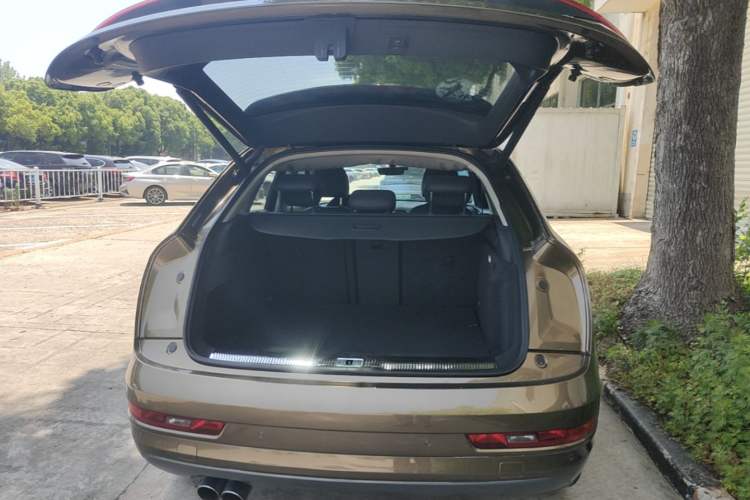 Used Audi Q3 2016 35 TFSI Fashion Model Trunk