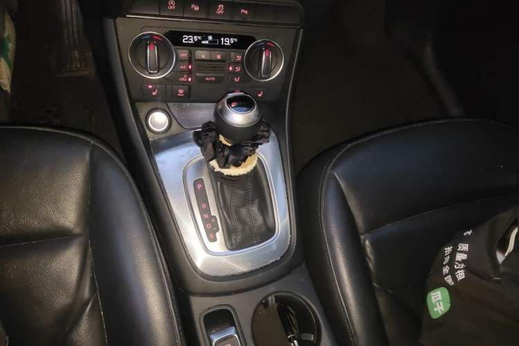 Used Audi Q3 2016 30 TFSI Fashion Model Gear Lever
