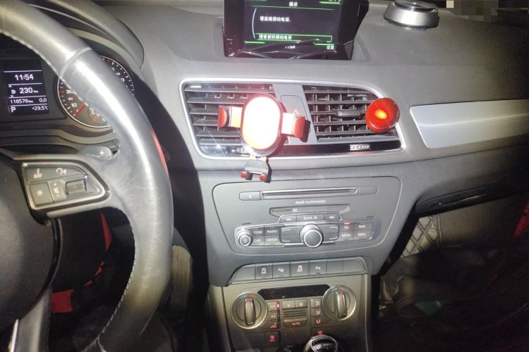 Used Audi Q3 2016 35 TFSI Style Edition Audio And AC Panel