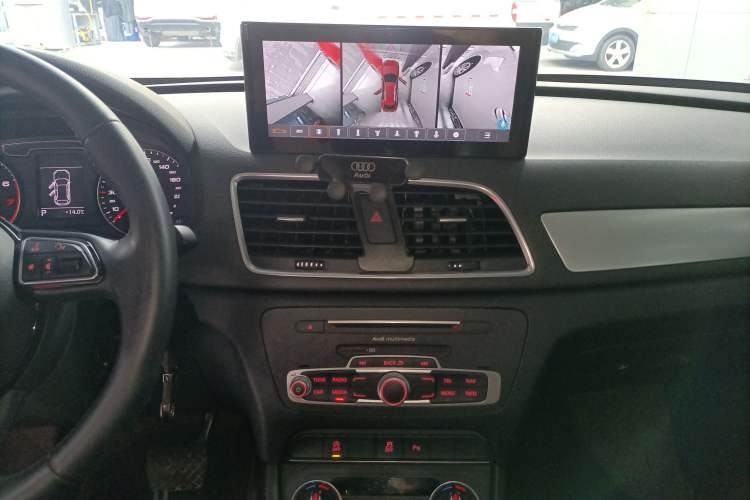 Used Audi Q3 2016 35 TFSI Fashion Model Audio And AC Panel