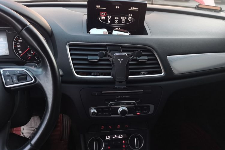Used Audi Q3 2016 30 TFSI Fashion Model Audio And AC Panel