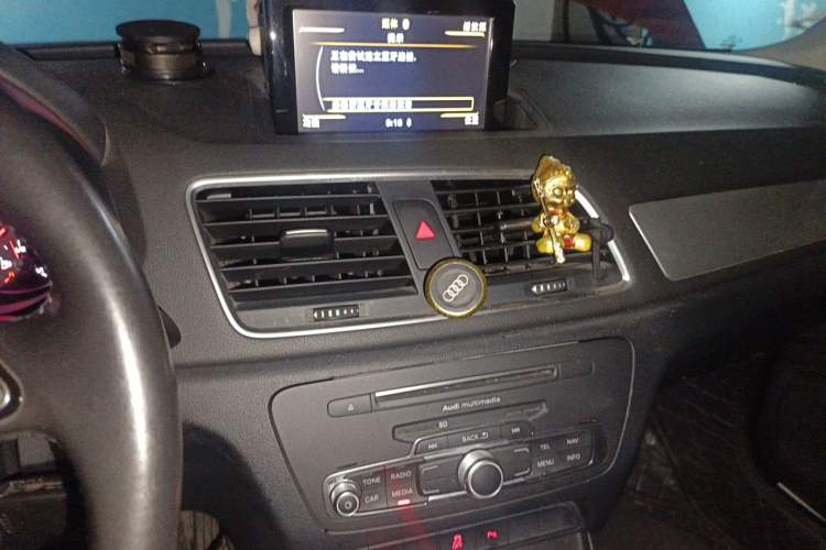 Used Audi Q3 2016 30 TFSI Fashion Model Audio And AC Panel