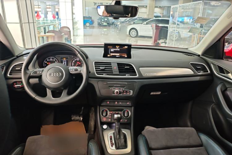 Used Audi Q3 2016 40 TFSI quattro all-wheel-drive sport model Center Console