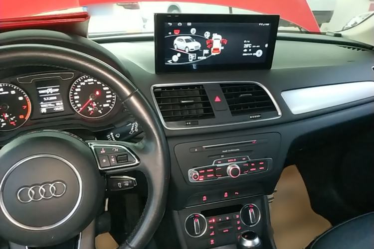 Used Audi Q3 2016 30 TFSI Fashion Model Center Console