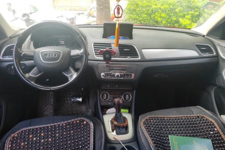 Used Audi Q3 2016 30 TFSI Standard Model Center Console