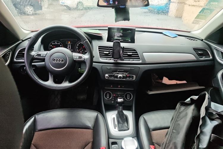 Used Audi Q3 2016 30 TFSI Fashion Model Center Console