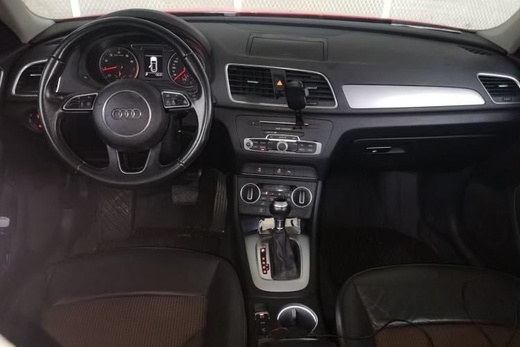 Used Audi Q3 2016 30 TFSI Fashion Model Center Console