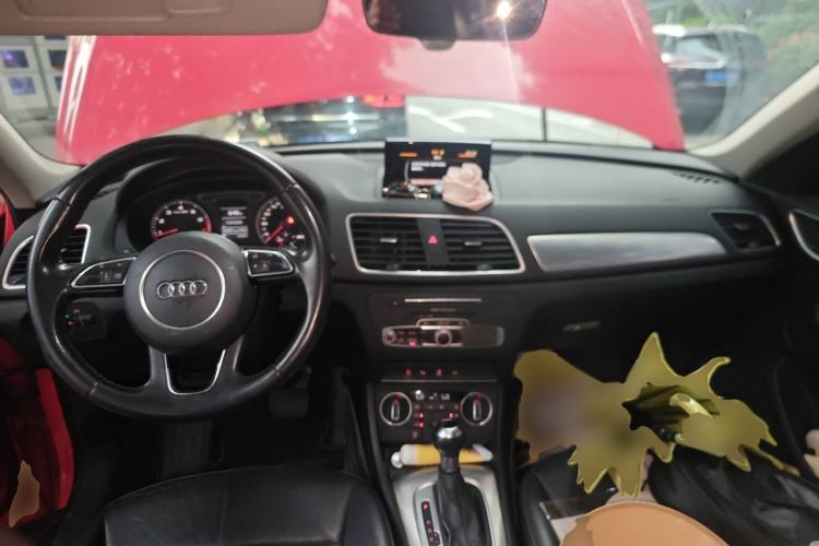 Used Audi Q3 2016 30 TFSI Fashion Model Center Console