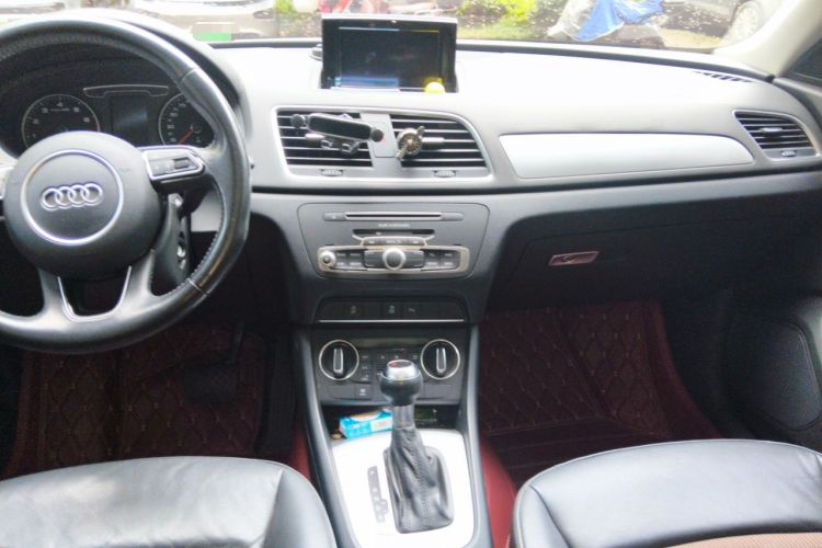 Used Audi Q3 2016 30 TFSI Fashion Model Center Console