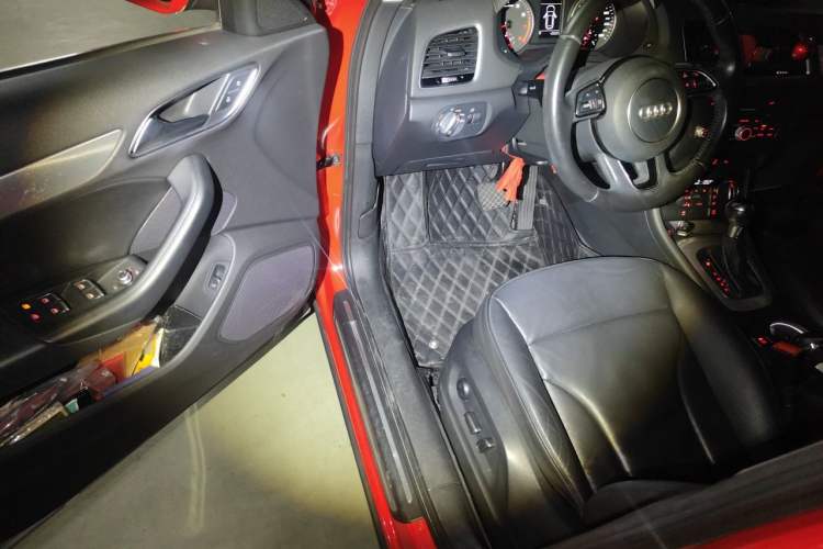 Used Audi Q3 2016 35 TFSI Style Edition Driver Seat