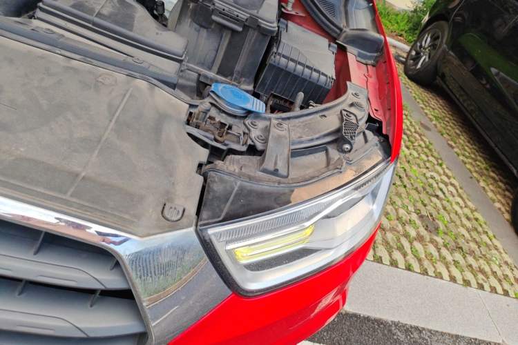 Used Audi Q3 2016 30 TFSI Fashion Model Engine Bay Left