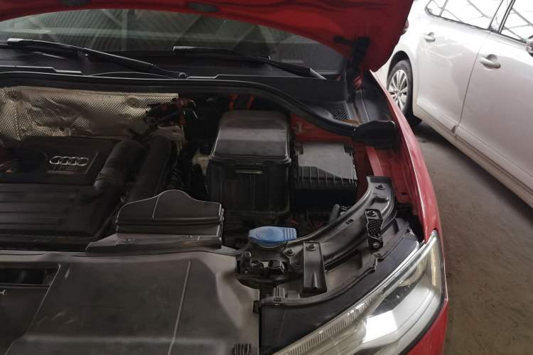 Used Audi Q3 2016 30 TFSI Fashion Model Engine Bay Left