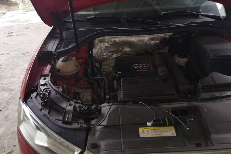Used Audi Q3 2016 30 TFSI Fashion Model Engine Bay Right