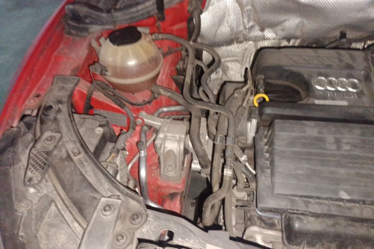 Used Audi Q3 2016 30 TFSI Fashion Model Engine Bay Right