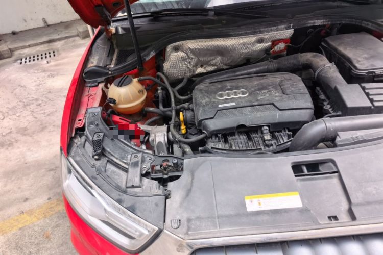 Used Audi Q3 2016 35 TFSI Fashion Model Engine Bay Right