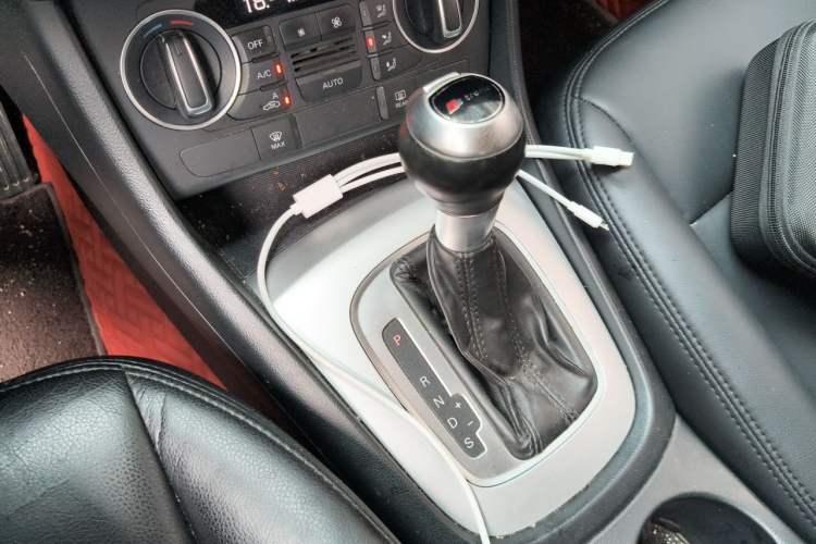 Used Audi Q3 2016 30 TFSI Standard Model Gear Lever