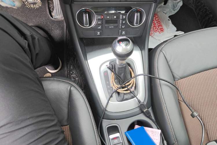 Used Audi Q3 2016 30 TFSI Fashion Model Gear Lever
