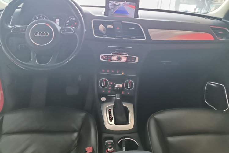 Used Audi Q3 2016 35 TFSI Style Edition Gear Lever