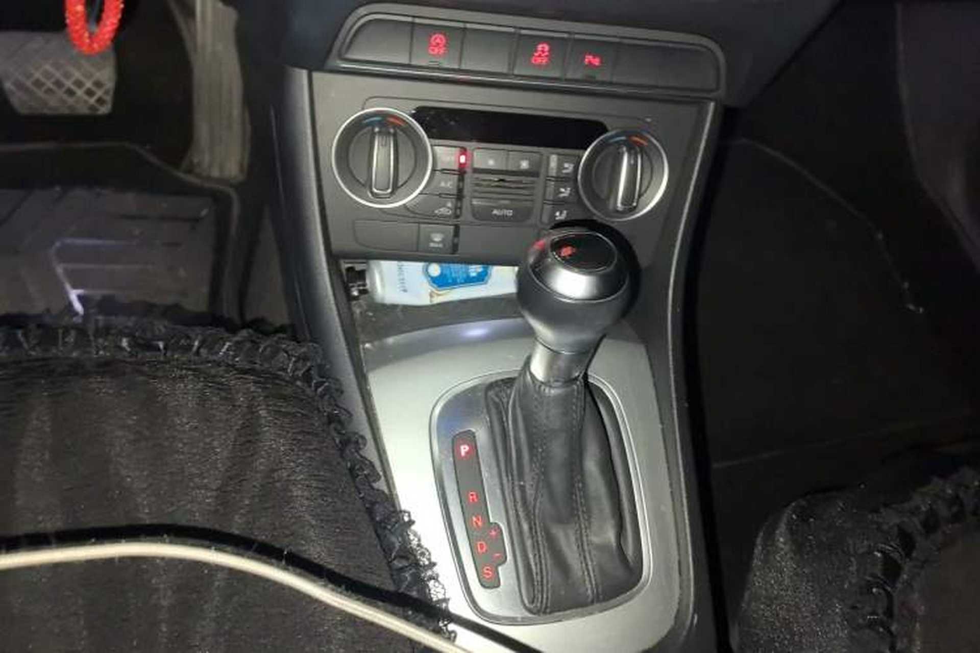 Used Audi Q3 2016 30 TFSI Fashion Model Gear Lever
