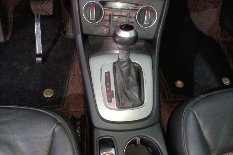 Used Audi Q3 2016 35 TFSI Fashion Model Gear Lever