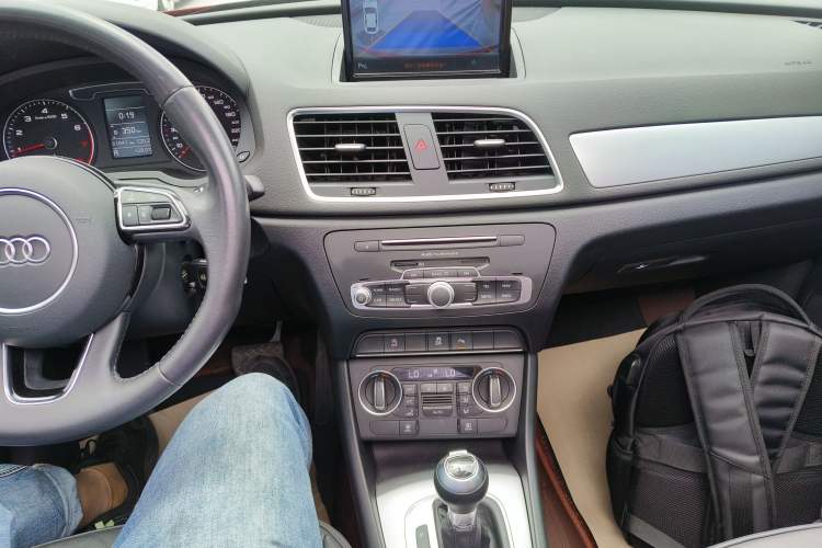 Used Audi Q3 2016 30 TFSI Fashion Model Gear Lever
