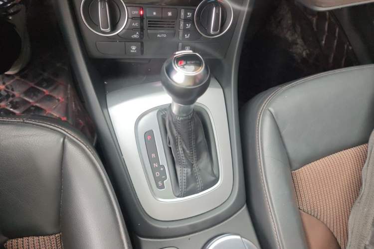 Used Audi Q3 2016 30 TFSI Fashion Model Gear Lever