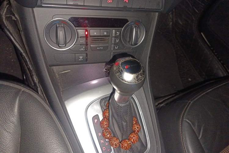 Used Audi Q3 2016 30 TFSI Fashion Model Gear Lever
