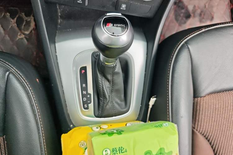 Used Audi Q3 2016 35 TFSI Fashion Model Gear Lever