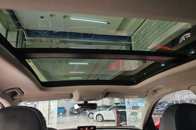 Used Audi Q3 2016 40 TFSI quattro all-wheel-drive sport model Headliner