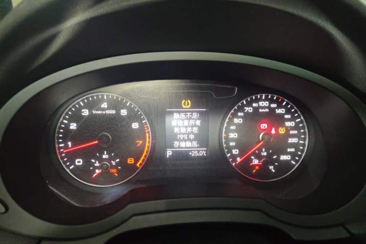 Used Audi Q3 2016 30 TFSI Fashion Model Instrument Cluster