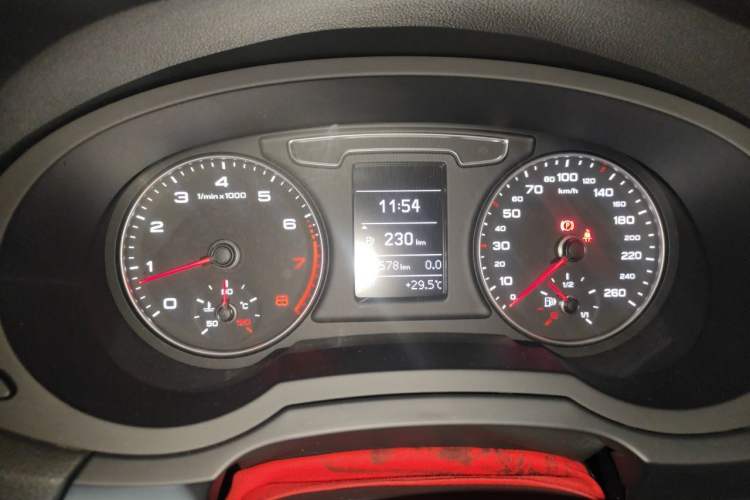 Used Audi Q3 2016 35 TFSI Style Edition Instrument Cluster