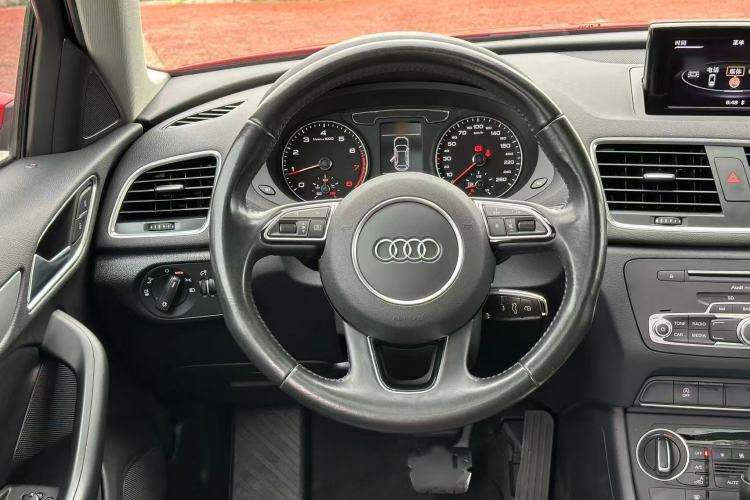 Used Audi Q3 2016 30 TFSI Fashion Model Interior 4