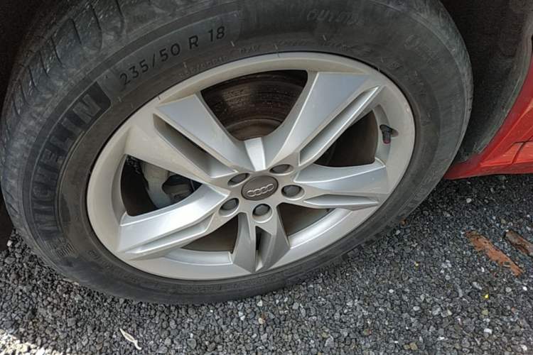 Used Audi Q3 2016 35 TFSI Style Edition Left Front Wheel Hub