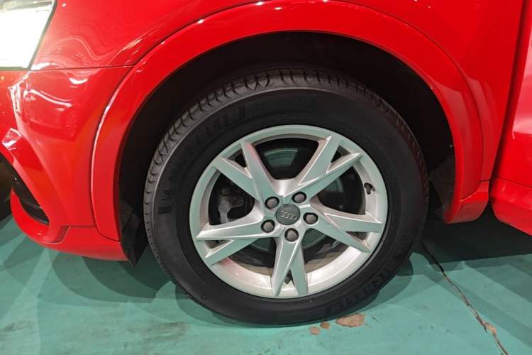 Used Audi Q3 2016 30 TFSI Fashion Model Left Front Wheel Hub