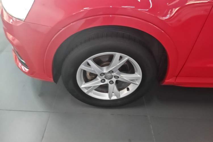 Used Audi Q3 2016 30 TFSI Standard Model Left Front Wheel Hub