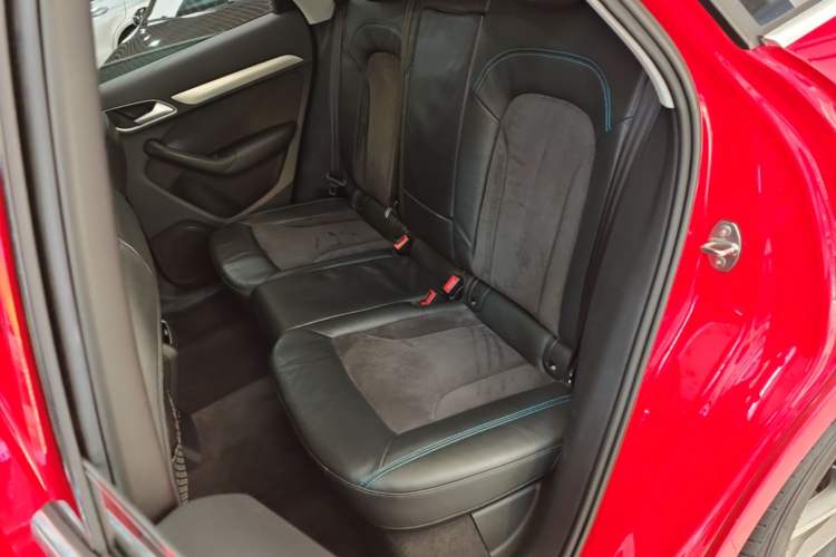 Used Audi Q3 2016 40 TFSI quattro all-wheel-drive sport model Left Rear Seat